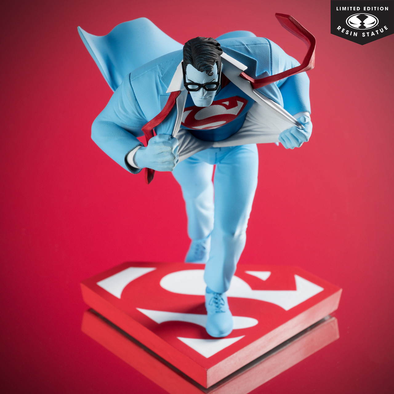 Pre-Order Superman by Clayton Henry 1:10 Scale Resin Statue